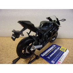 Yamaha YZF R6 Black 1:12 62201GWBK Maisto