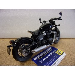 Triumph Bobber Bonneville 1 12 62208GWBk Maisto