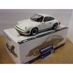 Porsche 911 Carrera 3.2 white 1983 100063024 Minichamps