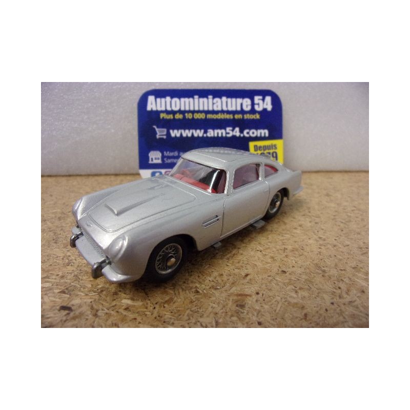 Aston Martin DB5 Silver James Bond + accessoires CORCRT26101s Corgi