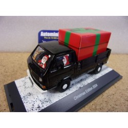 Volkswagen Combi T3a Pick Up "Christmas 2024" + Piccolo Bulldog 450376300 Schuco