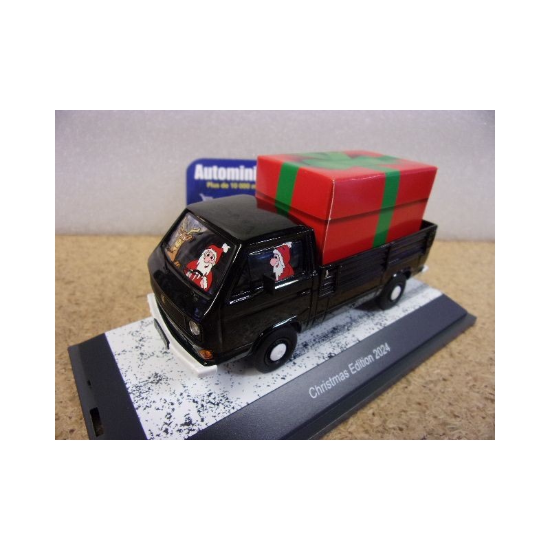 Volkswagen Combi T3a Pick Up "Christmas 2024" + Piccolo Bulldog 450376300 Schuco