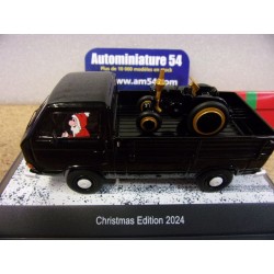 Volkswagen Combi T3a Pick Up "Christmas 2024" + Piccolo Bulldog 450376300 Schuco