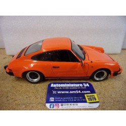 Porsche 911 Carrera 3.2 Orange 1983 100063025 Minichamps