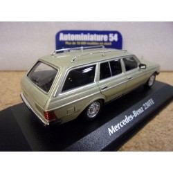 Mercedes Benz 230 TE Light green met. 1982 940032214 MaXichamps