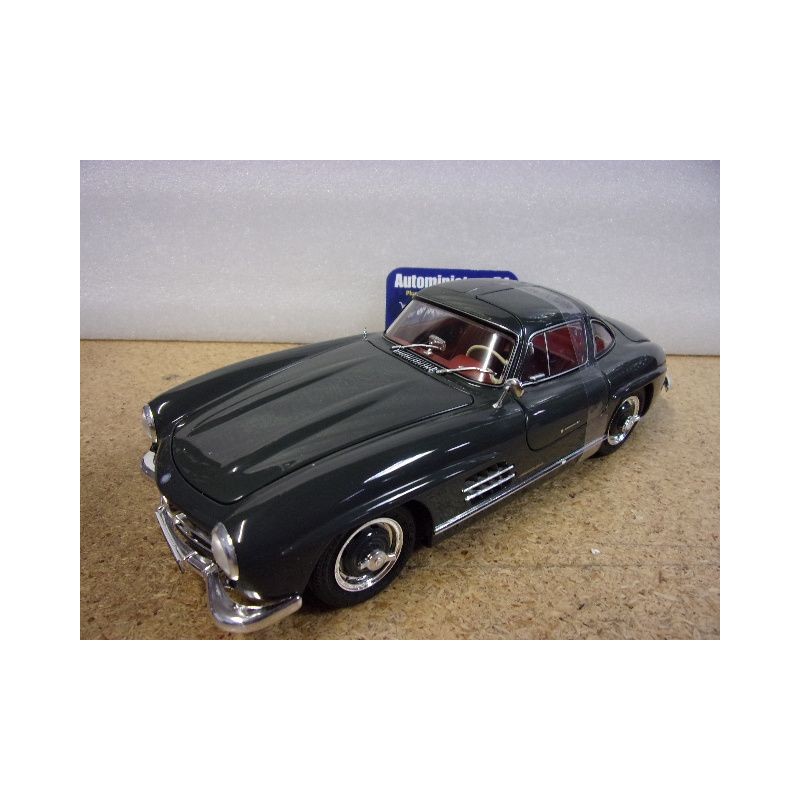 Mercedes Benz 300 SL Gullwing Grey 450045100 Schuco