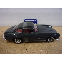 Mercedes Benz 300 SL Gullwing Grey 450045100 Schuco