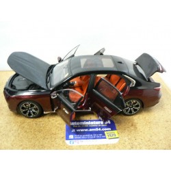 BMW i7 Metallic Red - Black 2022 110023201 Minichamps